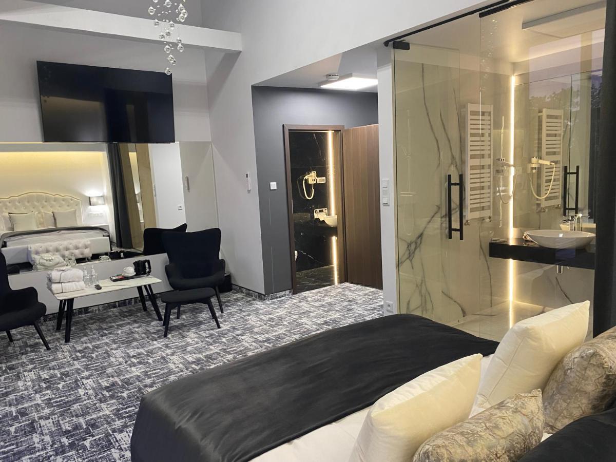 Hotel Korona Spa & Wellness Zemborzyce Dolne Exteriör bild