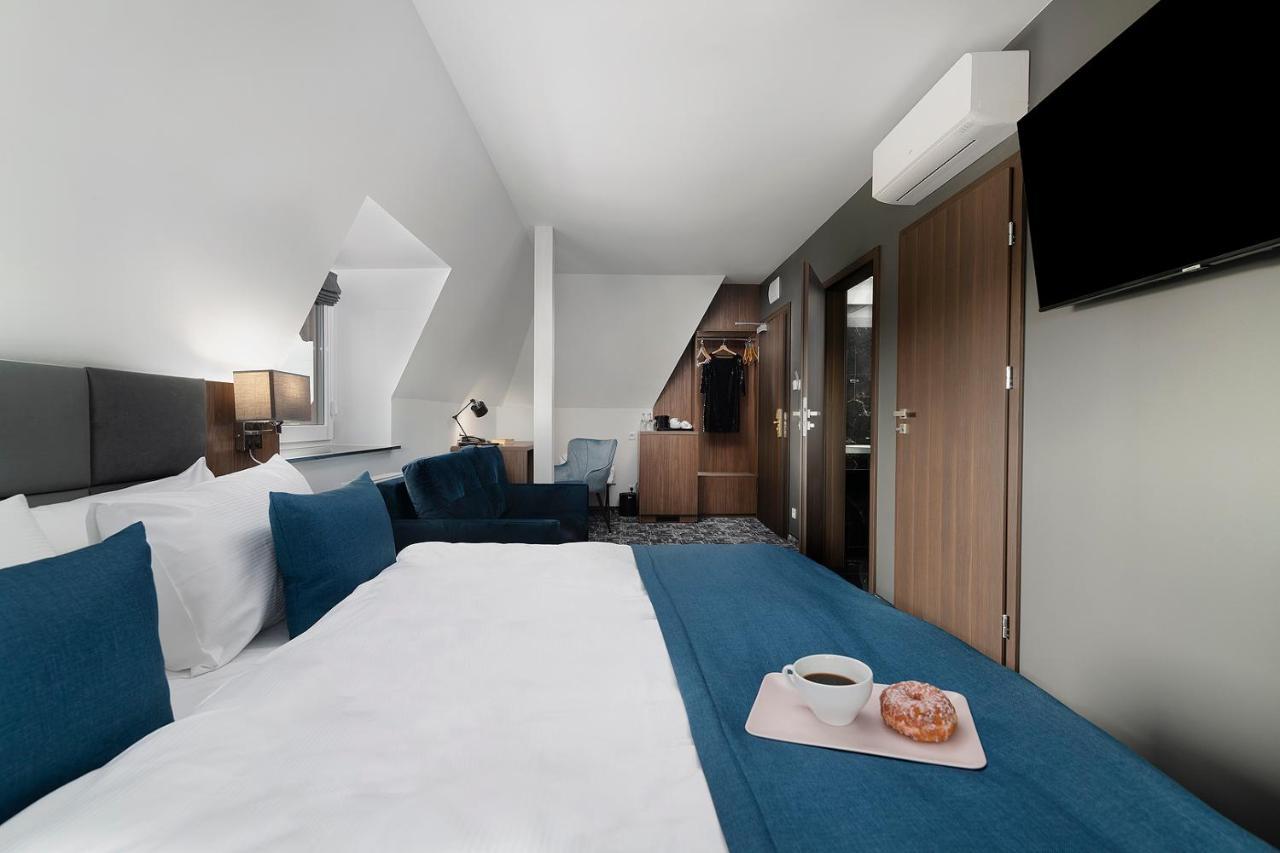 Hotel Korona Spa & Wellness Zemborzyce Dolne Exteriör bild