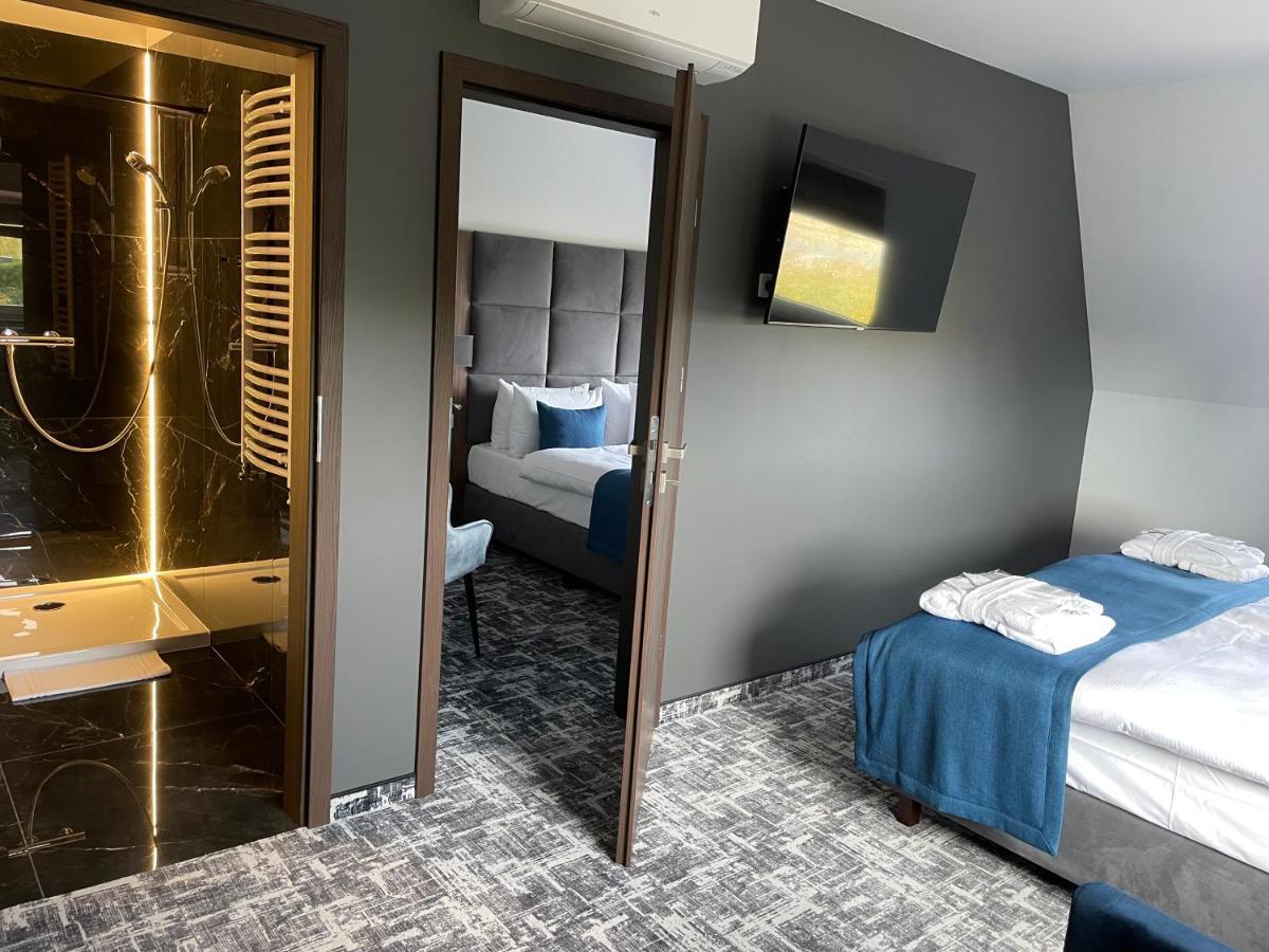Hotel Korona Spa & Wellness Zemborzyce Dolne Exteriör bild